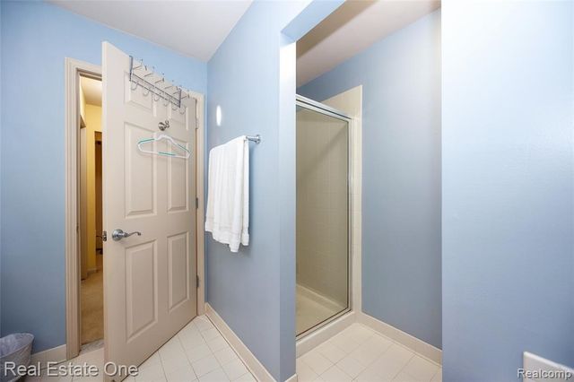 3481 Castlewood Court, Wixom, MI 48393