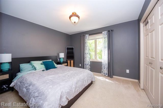 3481 Castlewood Court, Wixom, MI 48393