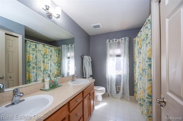 3481 Castlewood Court, Wixom, MI 48393