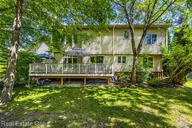 3481 Castlewood Court, Wixom, MI 48393