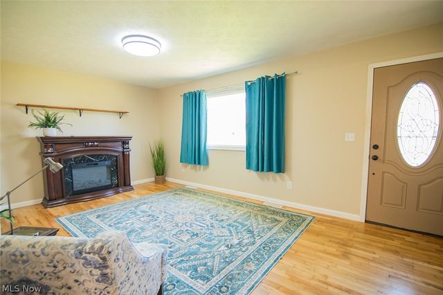 19 Osborne Street, Washington, WV 26181