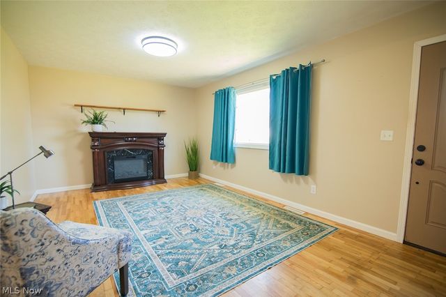19 Osborne Street, Washington, WV 26181