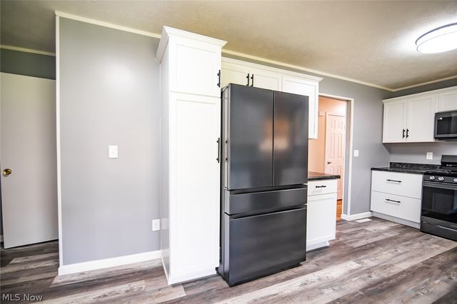 19 Osborne Street, Washington, WV 26181