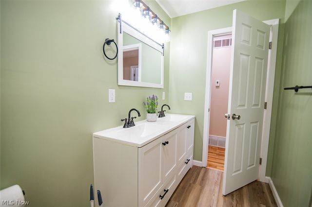 19 Osborne Street, Washington, WV 26181