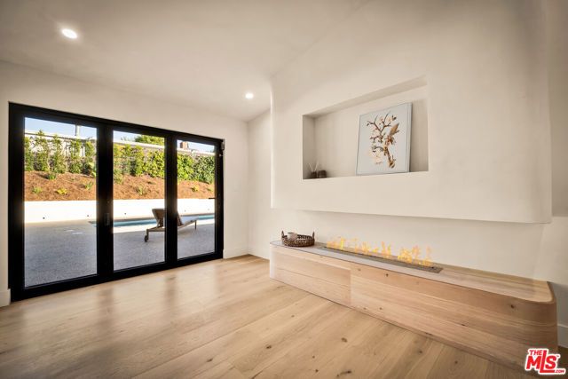 18840 La Amistad Place, Tarzana (los Angeles), CA 91356