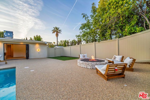 18840 La Amistad Place, Tarzana (los Angeles), CA 91356