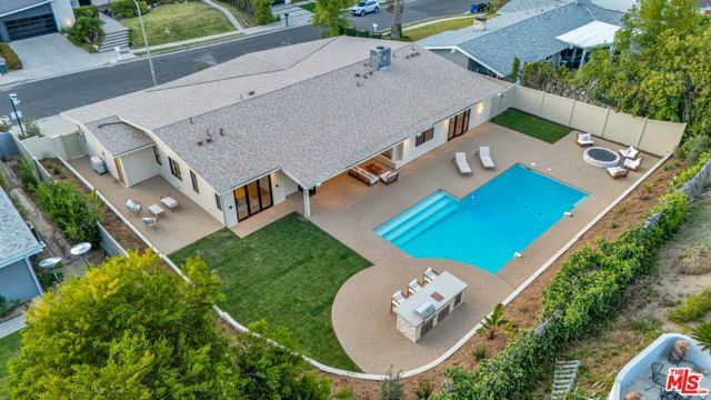 18840 La Amistad Place, Tarzana (los Angeles), CA 91356