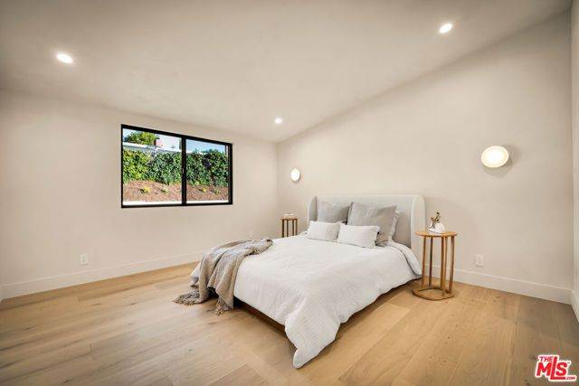 18840 La Amistad Place, Tarzana (los Angeles), CA 91356