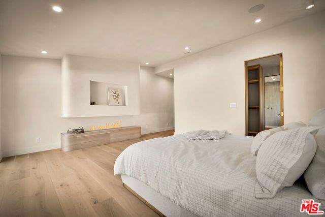 18840 La Amistad Place, Tarzana (los Angeles), CA 91356