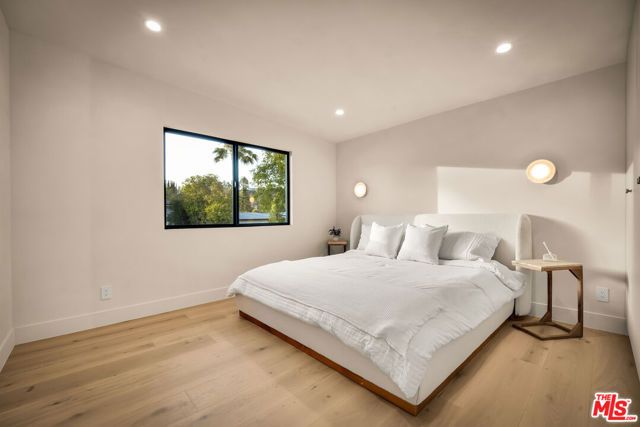 18840 La Amistad Place, Tarzana (los Angeles), CA 91356