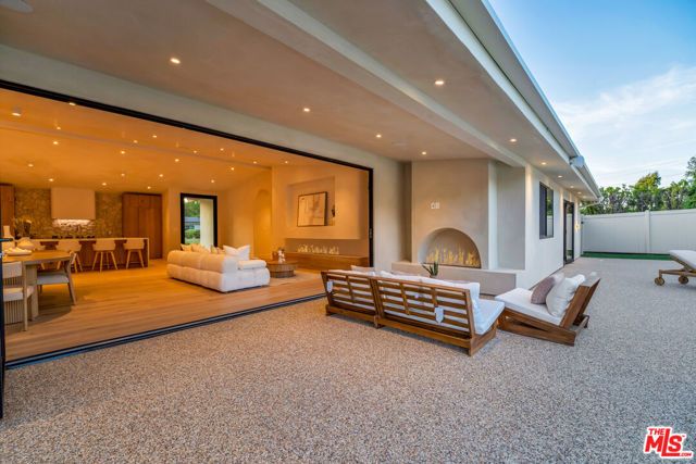 18840 La Amistad Place, Tarzana (los Angeles), CA 91356