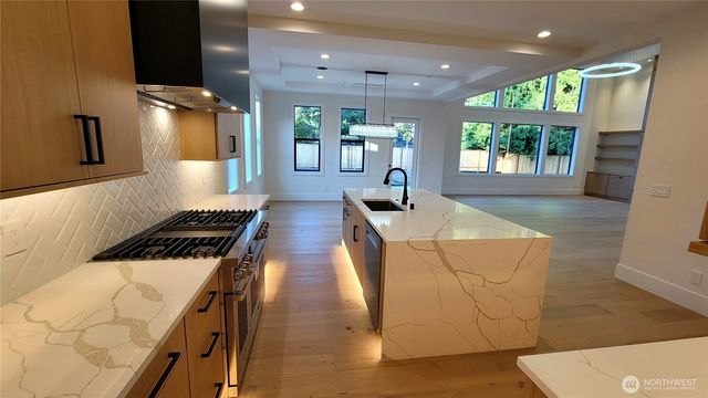 16906 NE 14th Street, Bellevue, WA 98008
