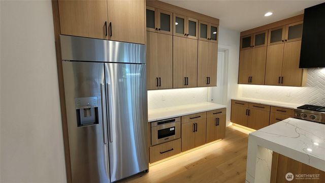 16906 NE 14th Street, Bellevue, WA 98008
