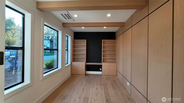 16906 NE 14th Street, Bellevue, WA 98008