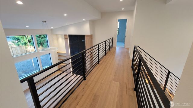 16906 NE 14th Street, Bellevue, WA 98008