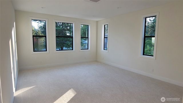 16906 NE 14th Street, Bellevue, WA 98008