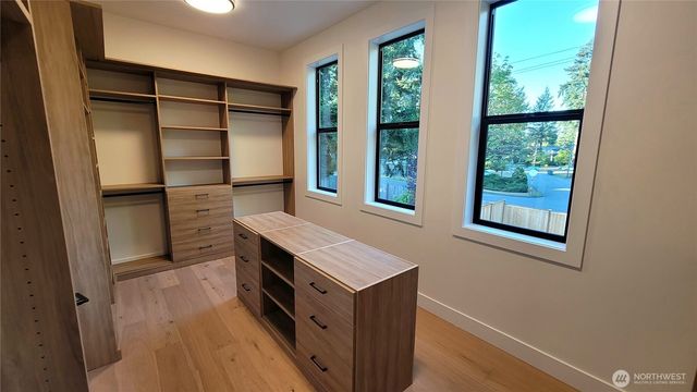 16906 NE 14th Street, Bellevue, WA 98008