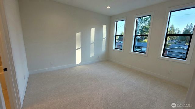 16906 NE 14th Street, Bellevue, WA 98008