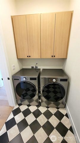 16906 NE 14th Street, Bellevue, WA 98008