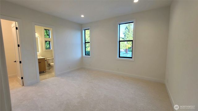 16906 NE 14th Street, Bellevue, WA 98008