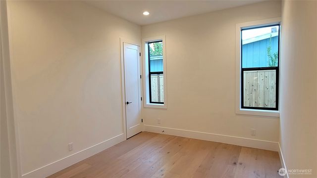 16906 NE 14th Street, Bellevue, WA 98008