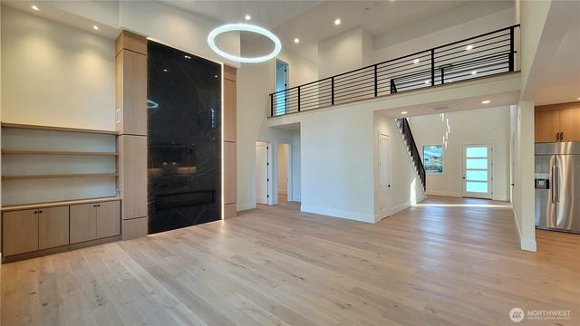 16906 NE 14th Street, Bellevue, WA 98008
