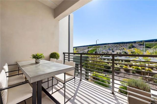 27040 Painted Sky Way, Valencia, CA 91381