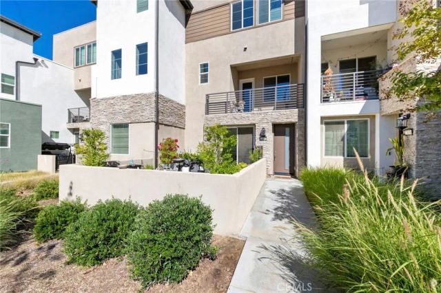 27040 Painted Sky Way, Valencia, CA 91381