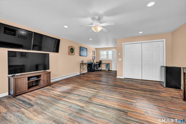 23 Federal Road, Shelton, CT 06484