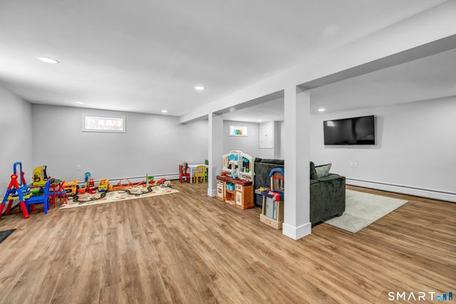 23 Federal Road, Shelton, CT 06484