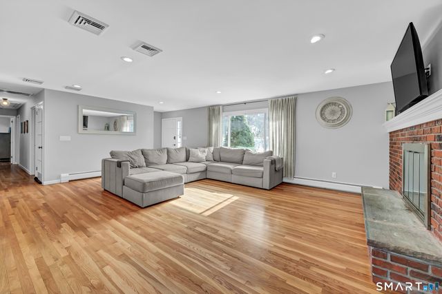 23 Federal Road, Shelton, CT 06484