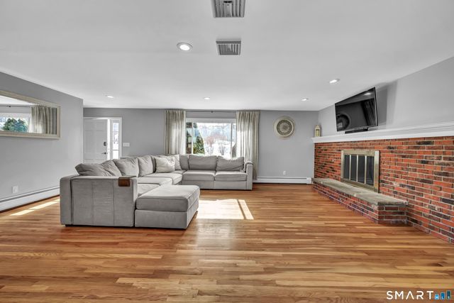 23 Federal Road, Shelton, CT 06484