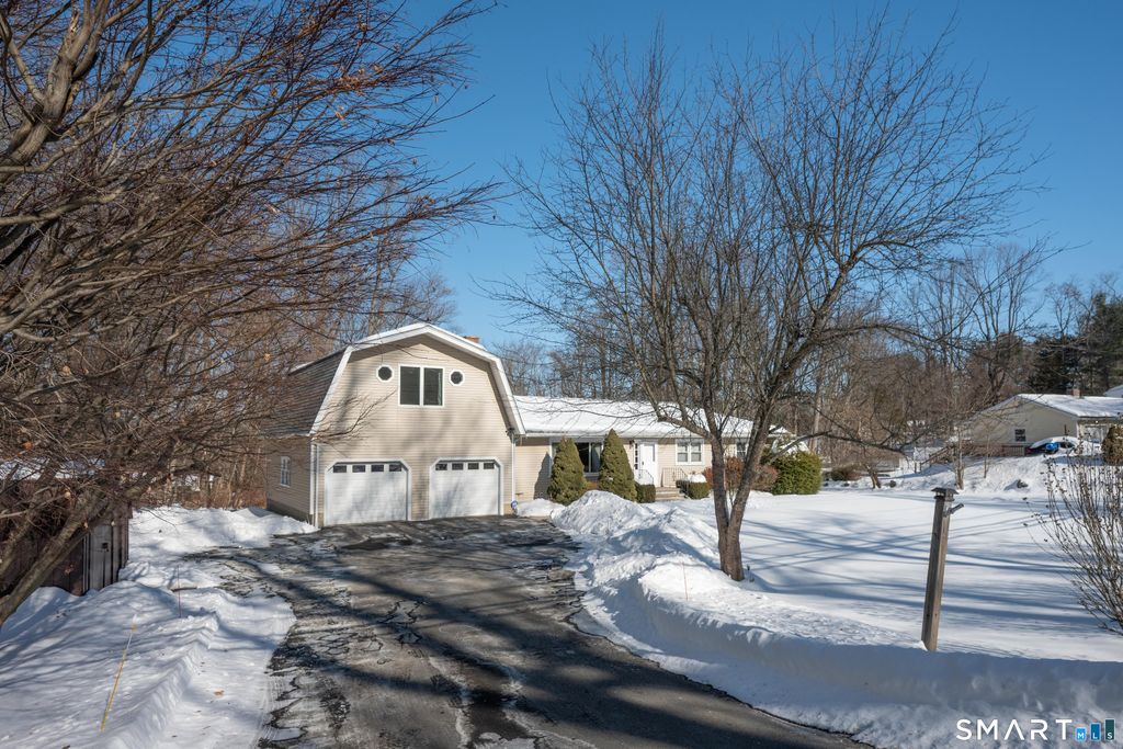 23 Federal Road, Shelton, CT 06484