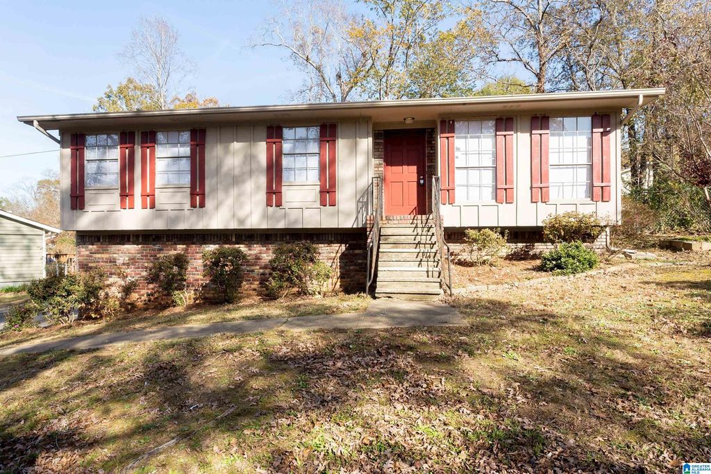 2905 VALLEY VIEW CIRCLE, Adamsville, AL 35005