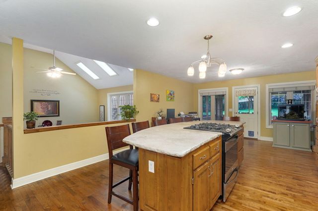 986 W Sycamore Street, Springfield, MO 65810
