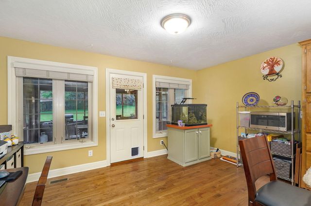 986 W Sycamore Street, Springfield, MO 65810