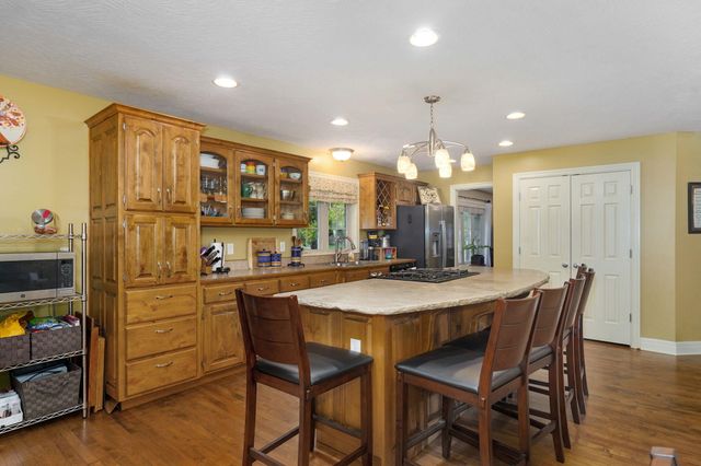 986 W Sycamore Street, Springfield, MO 65810