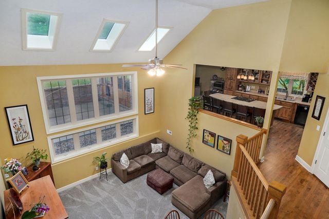 986 W Sycamore Street, Springfield, MO 65810