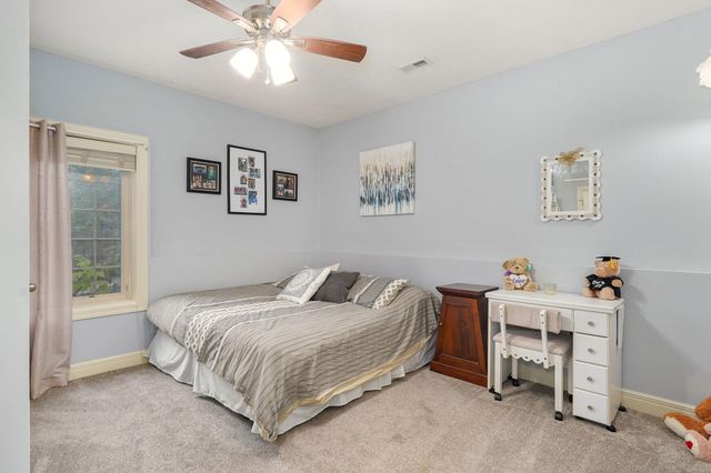986 W Sycamore Street, Springfield, MO 65810