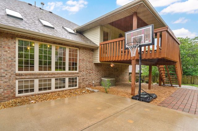 986 W Sycamore Street, Springfield, MO 65810