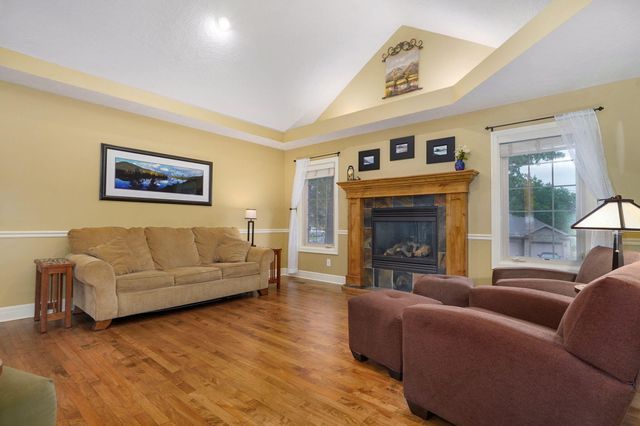 986 W Sycamore Street, Springfield, MO 65810