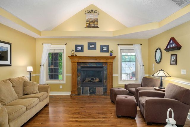 986 W Sycamore Street, Springfield, MO 65810
