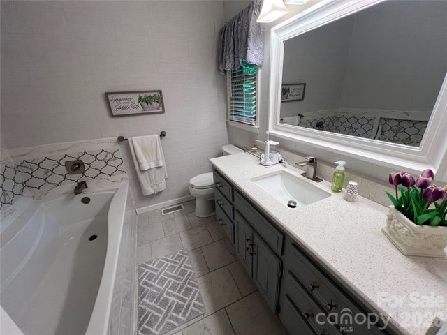 239 Hickory Lane Drive, Mount Holly, NC 28120