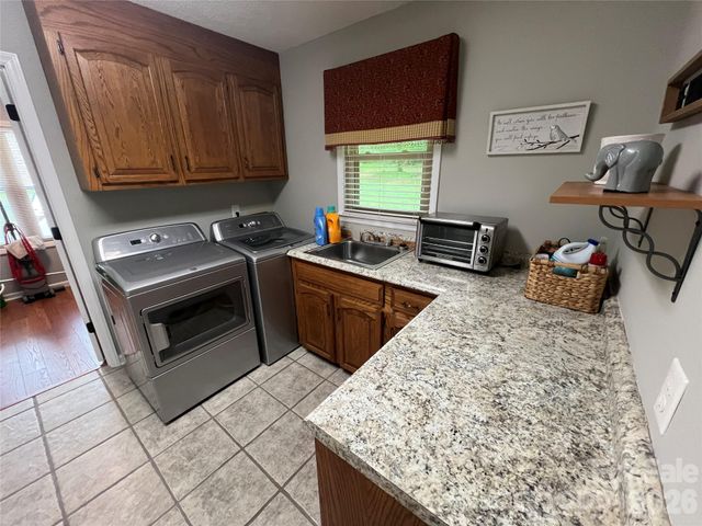 239 Hickory Lane Drive, Mount Holly, NC 28120