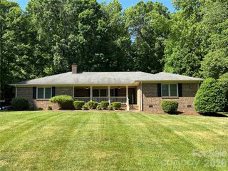 239 Hickory Lane Drive, Mount Holly, NC 28120
