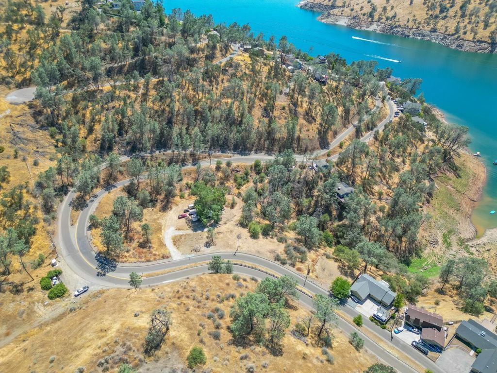 Image 3 of property listing at 27669 Sky Harbour Road, Friant, CA 93626