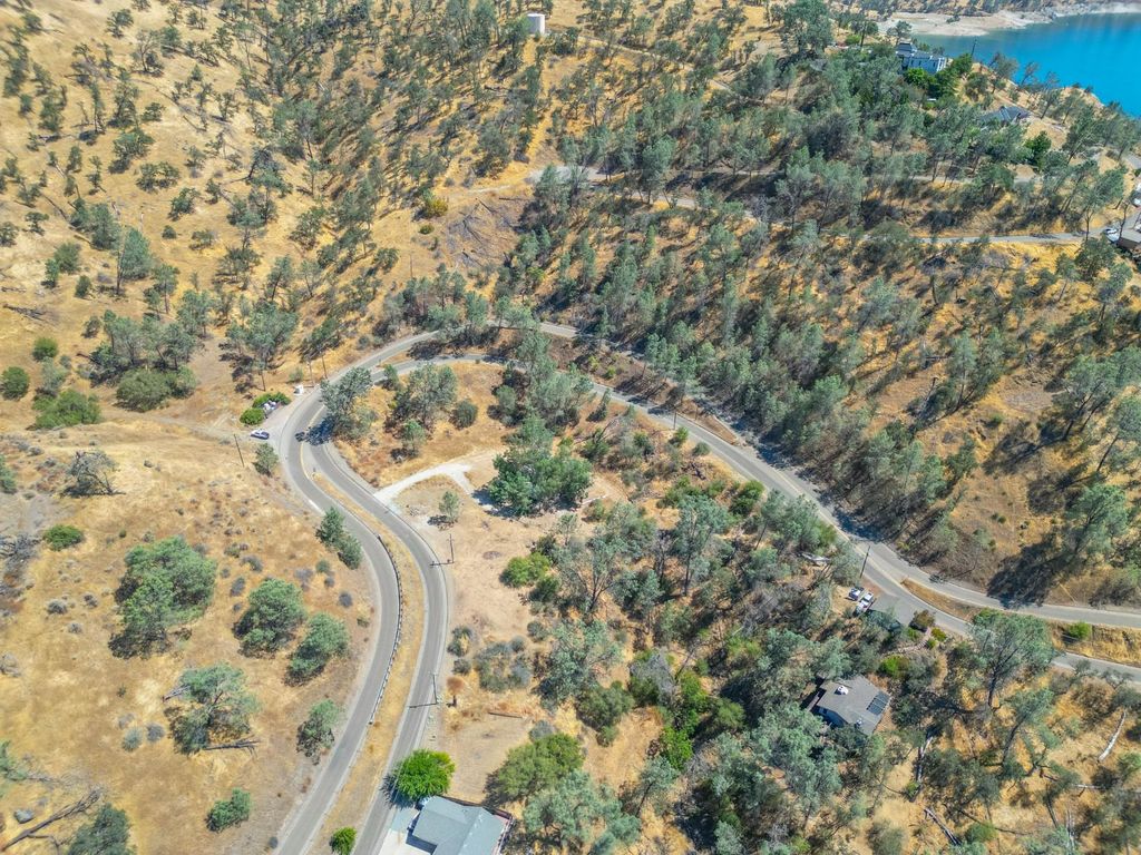 Image 6 of property listing at 27669 Sky Harbour Road, Friant, CA 93626