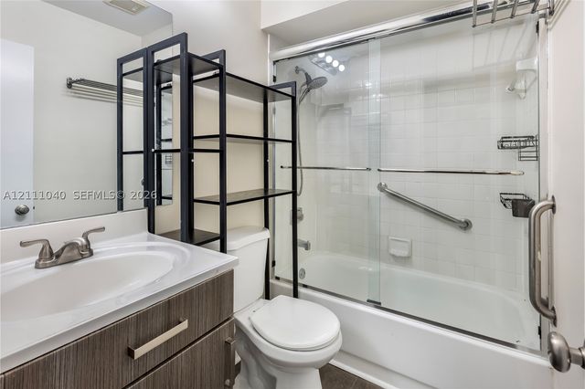 2654 N Nob Hill Rd, Sunrise, FL 33322