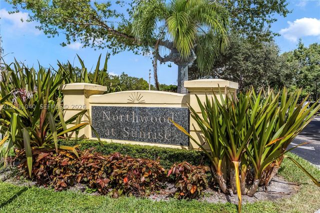 2654 N Nob Hill Rd, Sunrise, FL 33322