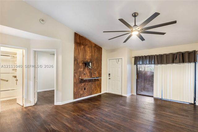 2654 N Nob Hill Rd, Sunrise, FL 33322